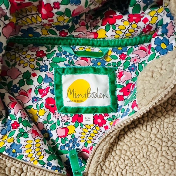 Mini Boden fuzzy vest - Picture 2 of 2